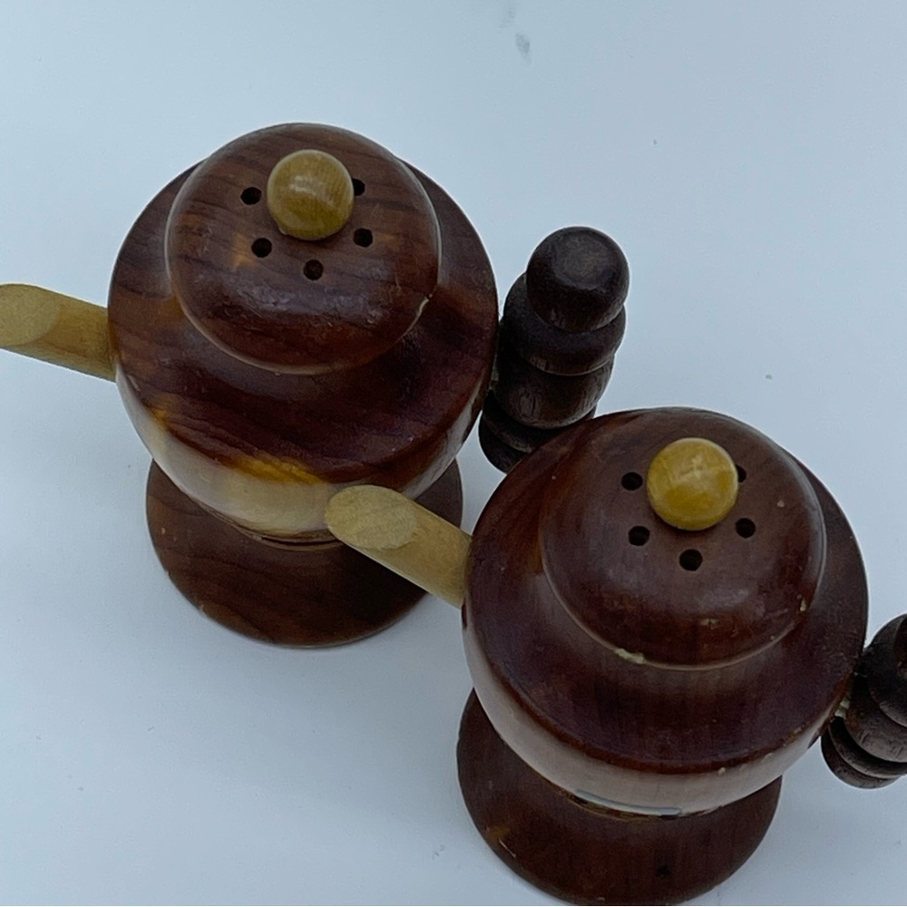 Vintage Salt and Pepper Shakers Wooden Teapot Grannycore Kitchen Souvenir Brown - Picture 6 of 9